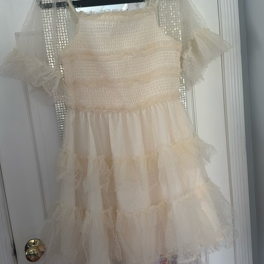 🪩 Dainty off white textured dress 🪩